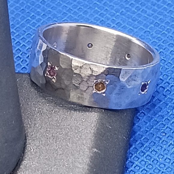 Sterling Silver Hammered Wide Band with Multi Color Stones - Picture 4 of 9